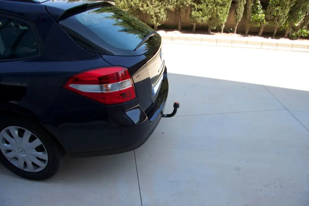 E5216CA-01 Enganche fijo para RENAULT LAGUNA III GRAND TOUR.webp