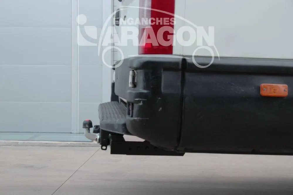 E2700AC-01 Enganche bola placa para IVECO DAILY (4).webp