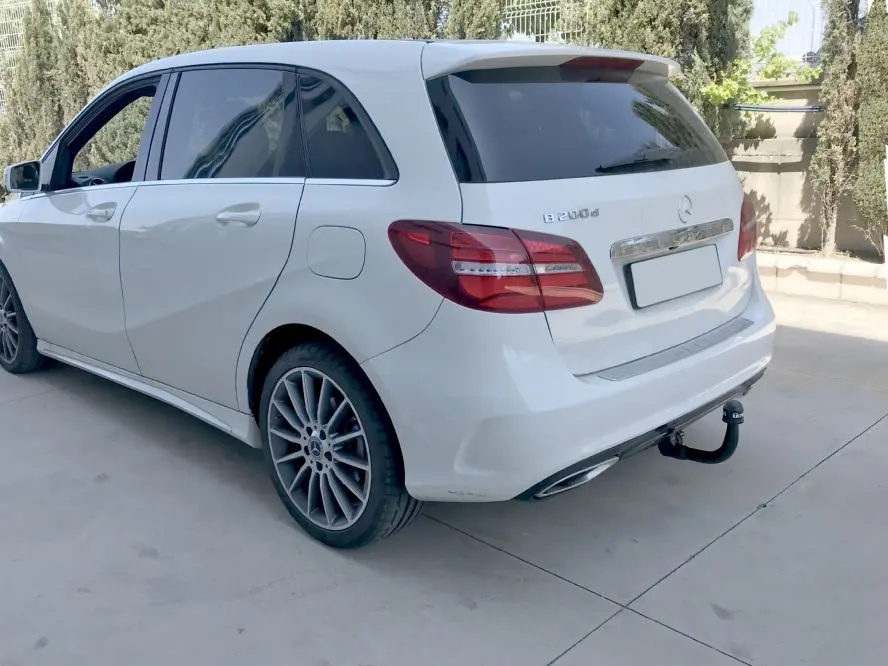 E4122CV-01 Enganche extraible vertical SV para MERCEDES CLASE B AMG LINE.webp