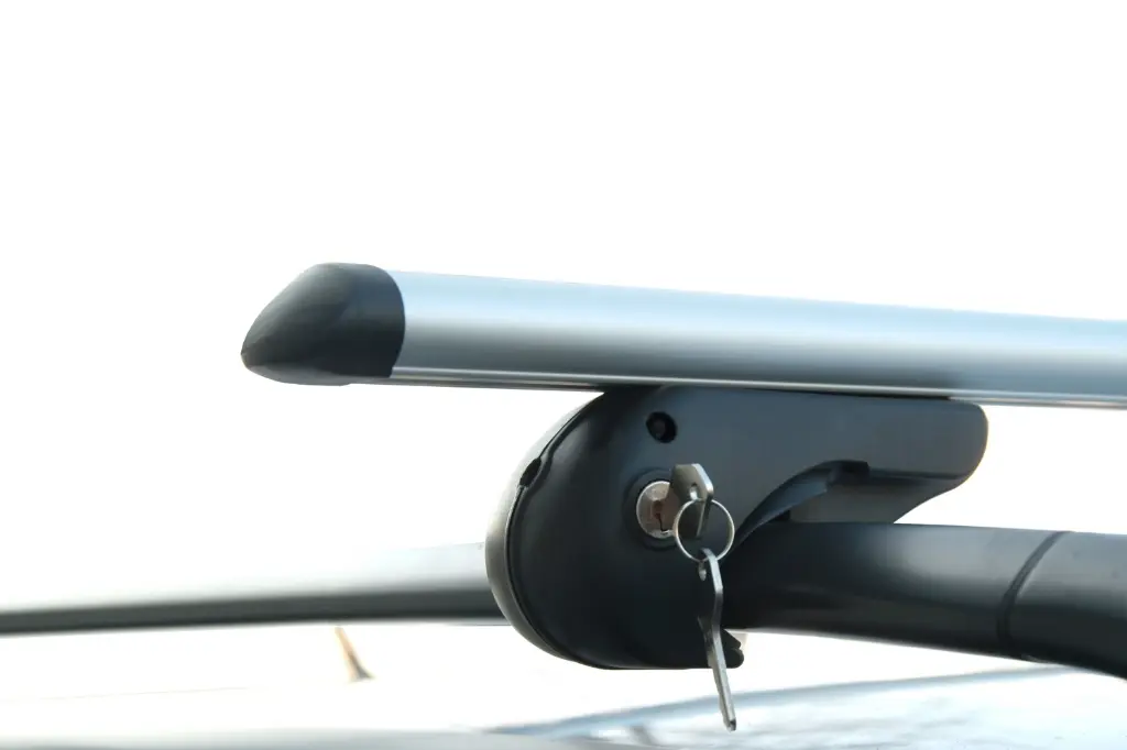 menabo-brio-silver-roof-bars-2.webp