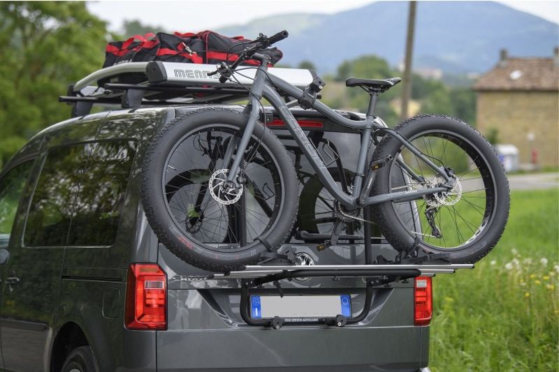 Porte-vélos sur Coffre / Hayon 3 vélos pour Vw  Caddy de 2015 à 2020 - Menabo Shadow Black Caddy